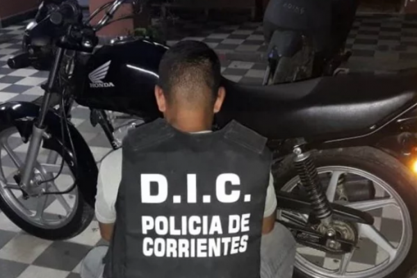 Circulaba en moto robada hacía dos meses