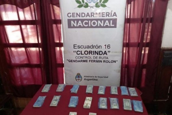 Encontraron más de US$100 mil ocultos en el doble fondo de una conservadora