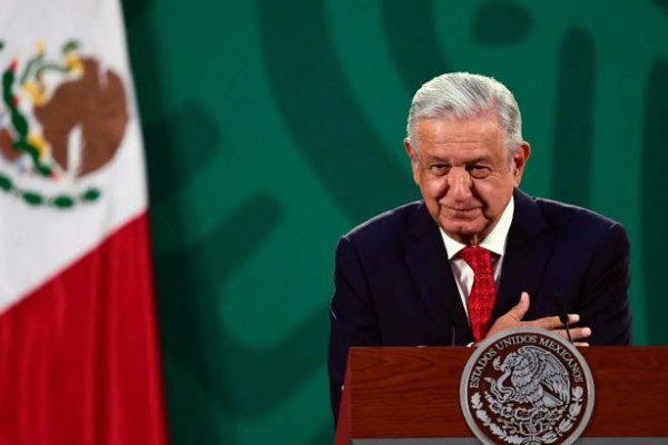 México vota en unas elecciones en clave de referéndum para López Obrador