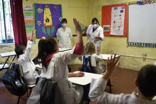 Solicitan al Gobernador se revea medidas de clases presenciales en Corrientes