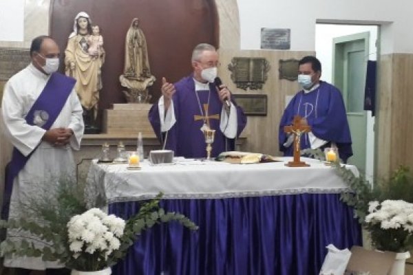 Monseñor Stanovnik presidirá una misa en el Hospital de Campaña