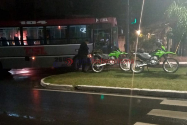 Efectivo de Prefectura resultó herido tras chocar su moto contra un colectivo