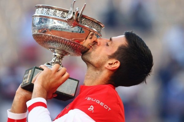 Djokovic superó a Stefanos Tsitsipas y se coronó campeón de Roland Garros 2021