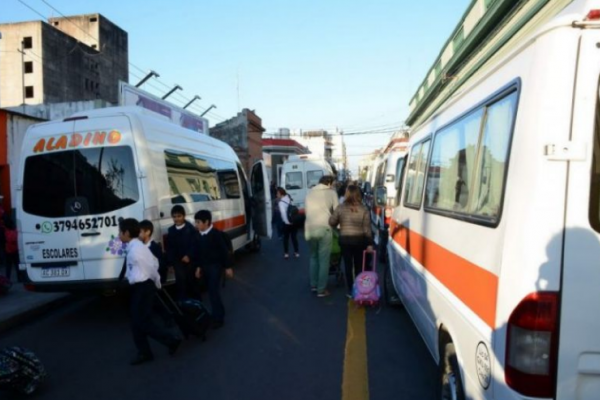 Transportistas escolares reciben la asistencia del Gobierno provincial