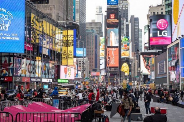 Nueva York volvió a la normalidad: levantó todas las restricciones tras vacunar al 70% de los adultos