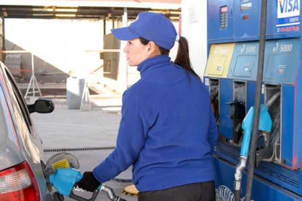 Era obligada a usar calzas en una estación de servicio y ahora deberán indemnizarla