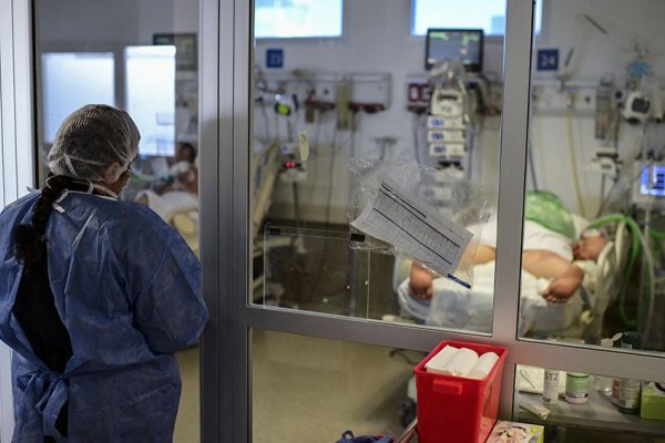 La variante Delta duplica las probabilidades de internación y es 60% más transmisible