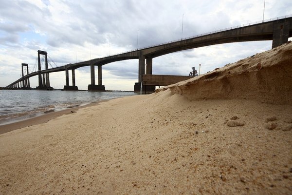 El río Paraná puede bajar a niveles cercanos al histórico, advirtió el INA
