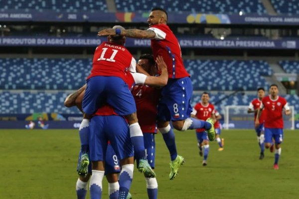 Chile venció a Bolivia y lidera el grupo de la Selección Argentina
