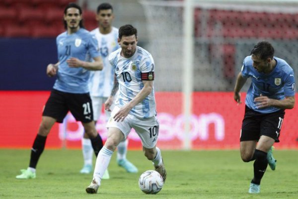 Messi brilló, la Selección ganó y encamina el pase a cuartos