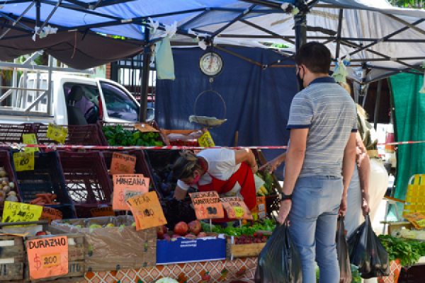 Las Ferias de la Ciudad llegan a los barrios Santa María y Pirayuí con variedad de ofertas