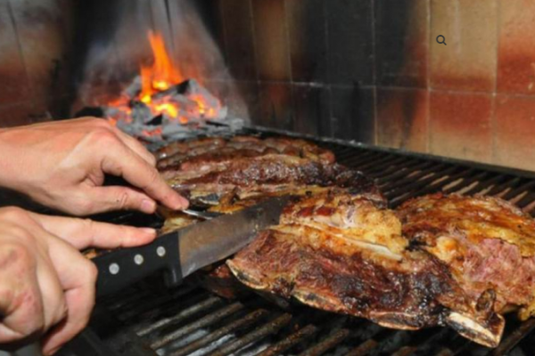 El asado, lo más elegido para agasajar a los papás en su día