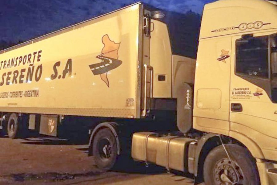 Piratas del asfalto asaltaron el camión de una pollería en Corrientes