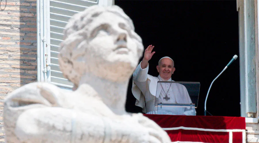 Papa Francisco lamenta: “¡Cuántas veces dejamos al Señor en un rincón!”