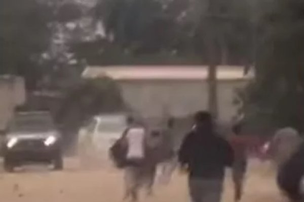 Apedrearon a policías por suspender un partido de fútbol en Corrientes