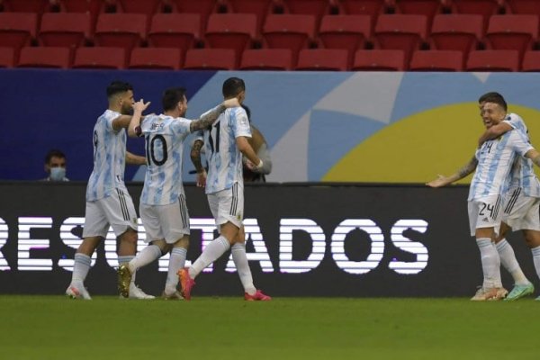 La Selección Argentina venció a Paraguay y se clasificó a los cuartos de final