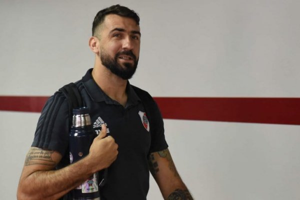 Mientras negocia su salida de River, a Pratto lo buscan de Vélez