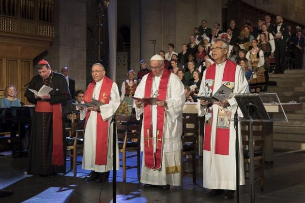 Francisco a luteranos: Jesús nos acompaña en el camino del conflicto a la comunión