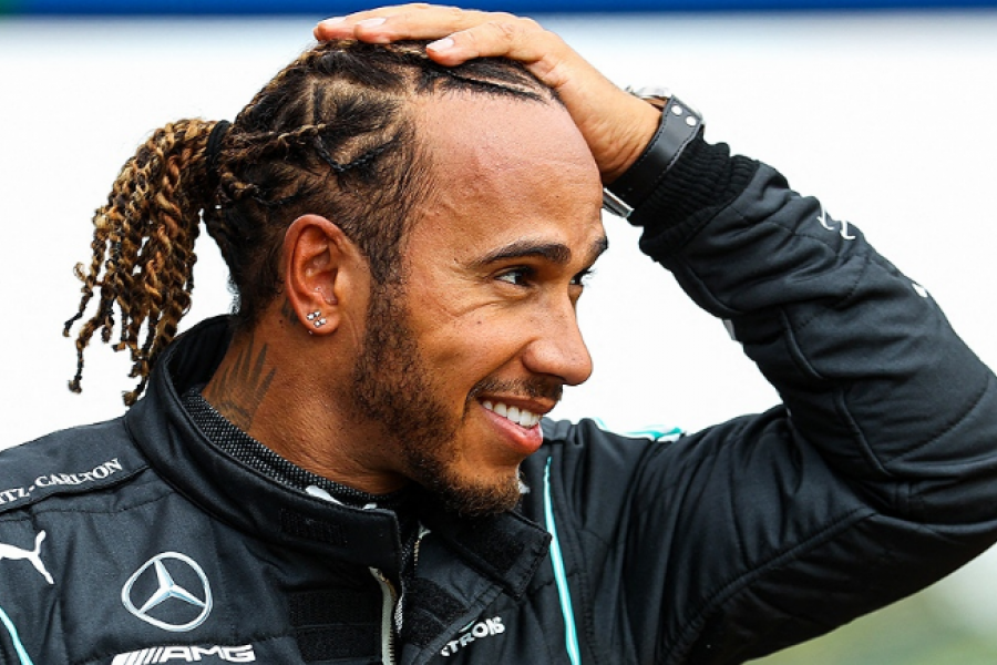 Hamilton le reclama a Mercedes que mejore el rendimiento del auto