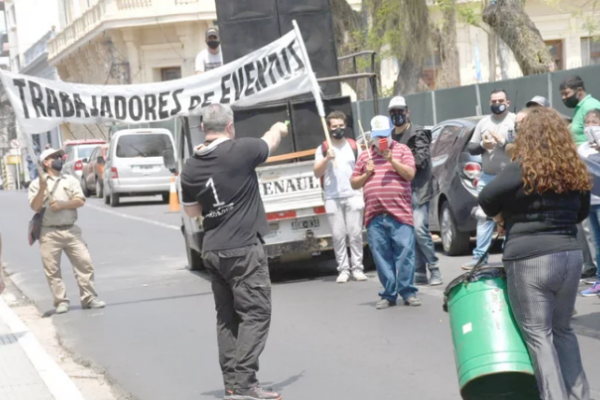 Eventos: Trabajadores insisten en la vuelta de fiestas en domicilios