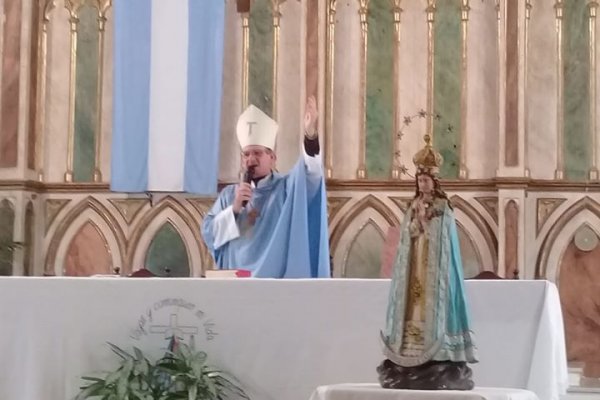 Monseñor Canecin anima a vivir con alegría la novena de la virgen de Itatí