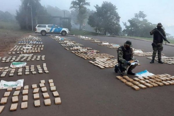 Secuestraron más de dos toneladas de marihuana en Corrientes y Misiones