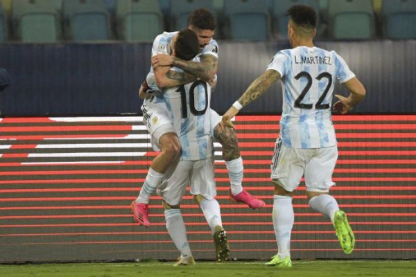 Argentina goleó a Ecuador y se metió en semifinales