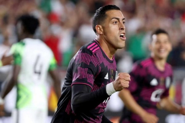 Himno y gol: así fue el debut de Rogelio Funes Mori en la selección de México