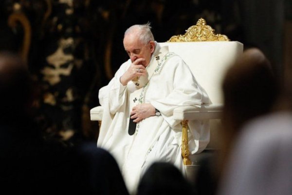 El papa Francisco se somete a una cirugía en el colon