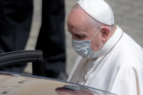 Papa Francisco permanecerá en hospital durante 7 días tras operación quirúrgica programada