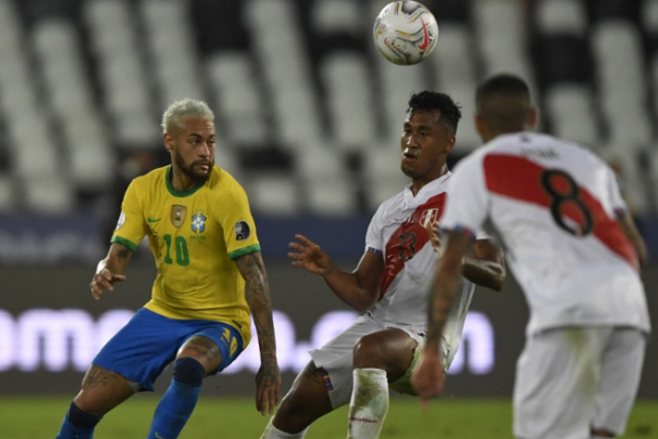 Brasil y Perú definen el primer finalista de la Copa América