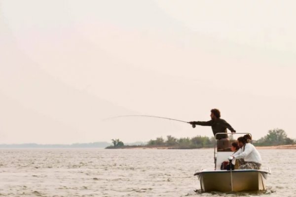 Personal de Fauna rescató a un guía de pesca que tuvo un principio de ACV en medio del Río Paraná