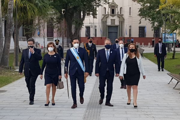 Comenzaron los actos oficiales por el Día de la Independencia