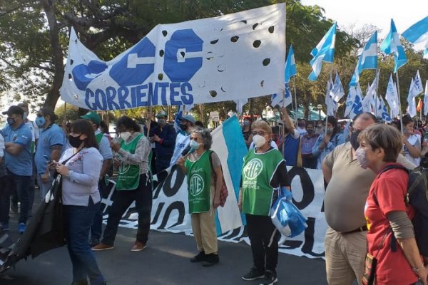 Banderazo en el puente Chaco-Corrientes por 