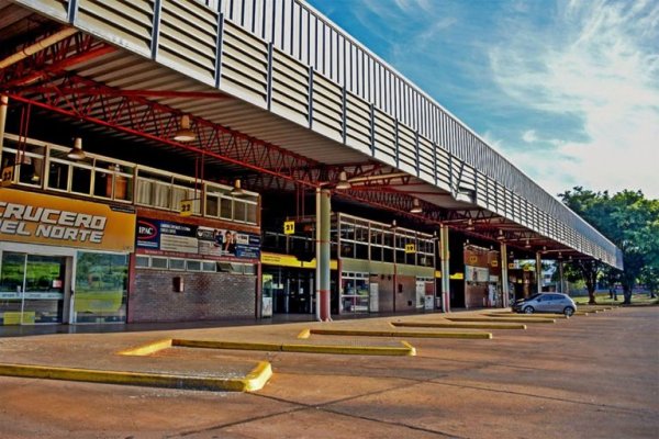 Una correntina dormía en la terminal de Posadas y una familia le dio refugio