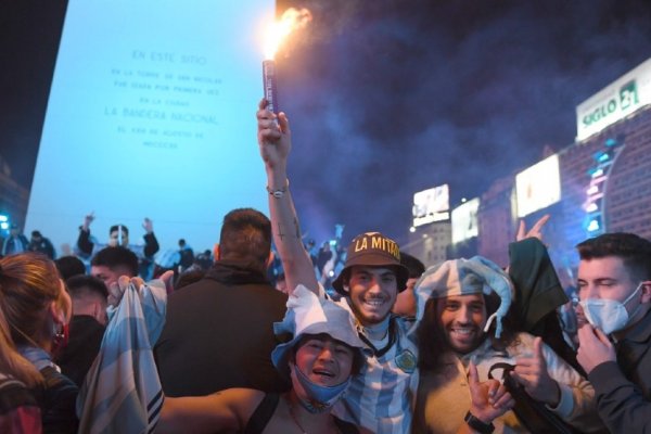 Delirio por la conquista de la Copa América: los fanáticos se concentraron para festejar