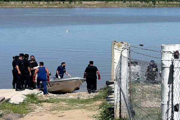 Hallaron el cadáver de un hombre maniatado a orillas de un río