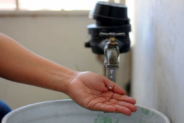 Por trabajos habrá cortes de agua en varios barrios de Capital