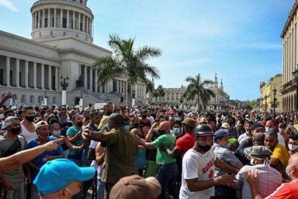 Represión en Cuba: confirman un muerto y varios heridos en las protestas