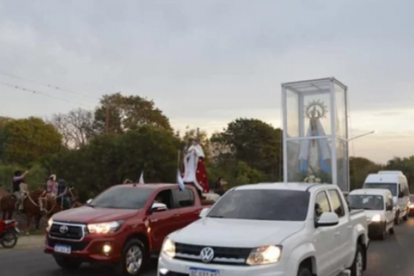 Los fieles pudieron saludar a la Virgen de Itatí en San Luis