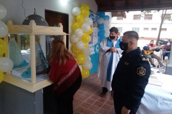 Entronización de la imagen de la Virgen de Itatí en la Comisaría de Riachuelo