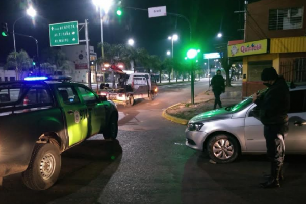 Policías demoraron al conductor de un auto en estado de ebriedad