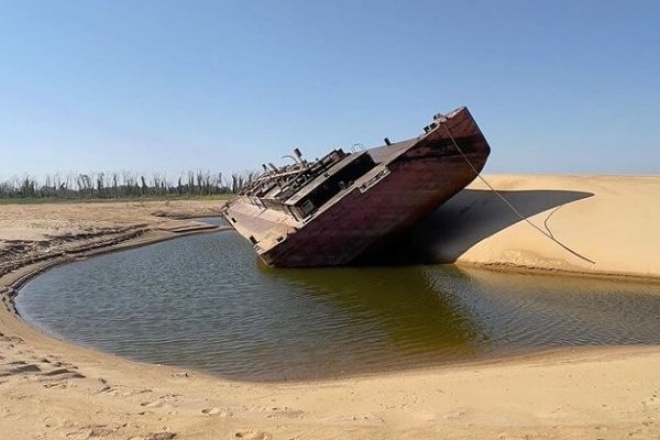 FOTOS Y VIDEOS| Ya se puede caminar sobre el río Paraná en Corrientes