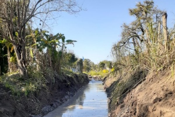 Se realiza obra hídrica en el arroyo Pozo de la Patria de San Luis del Palmar