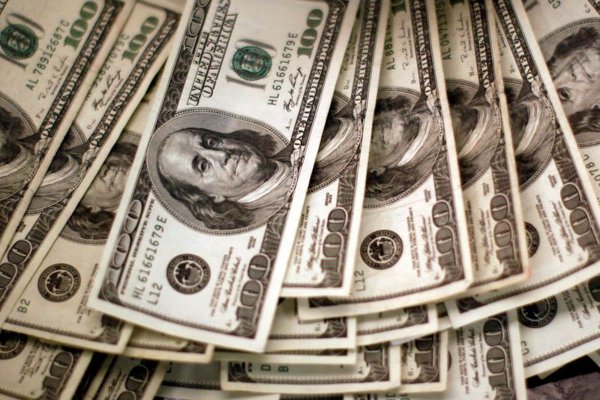 Dólar: la cotización libre subió a $182 y marcó otro récord en lo que va del año