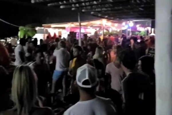 La Policía desarticuló una fiesta clandestina con más de 200 personas en Corrientes