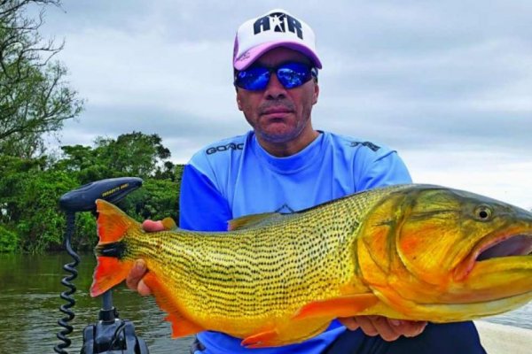 Pablito Lescano estuvo de pesca en Corrientes