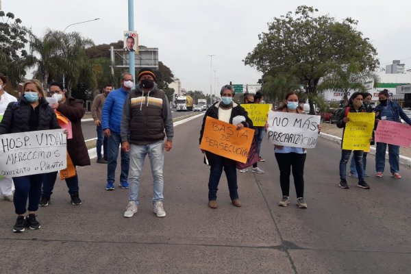 Corrientes: Otra protesta de personal sanitario, ahora frente al Hospital Escuela