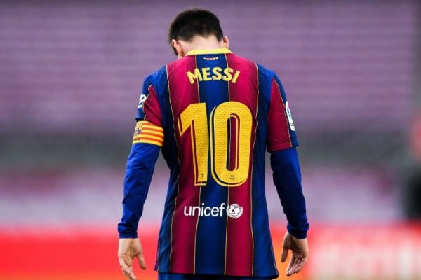 Lionel Messi, shockeado y triste tras el anuncio de Barcelona