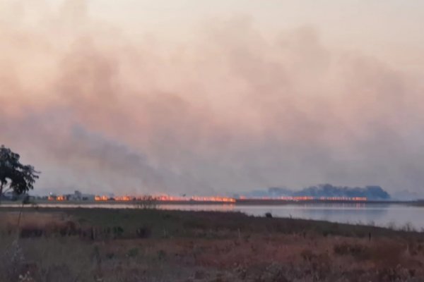 Impactante incendio causó pánico en Santa Ana